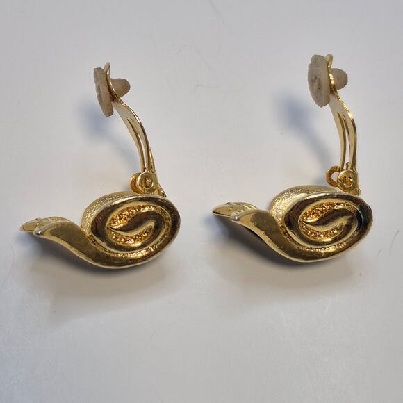 Vintage Emerald Green Royal Blue and Gold-tone Tulip Cloisonne Clip-on Earrings - Picture 9 of 11